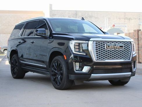 Used 2021 GMC Yukon Denali image 2