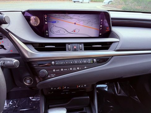 Certified 2020 Lexus ES 350 w/ Premium Package image 24