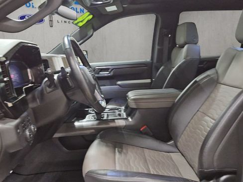 Used 2024 Chevrolet Silverado 1500 ZR2 AWD/4WD image 12