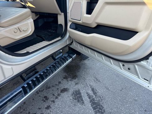 Used 2017 Ford F250 Lariat w/ Chrome Package image 44