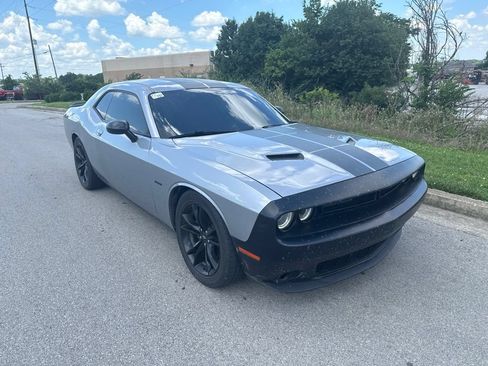 Used 2018 Dodge Challenger R/T w/ Blacktop Package RWD image 2