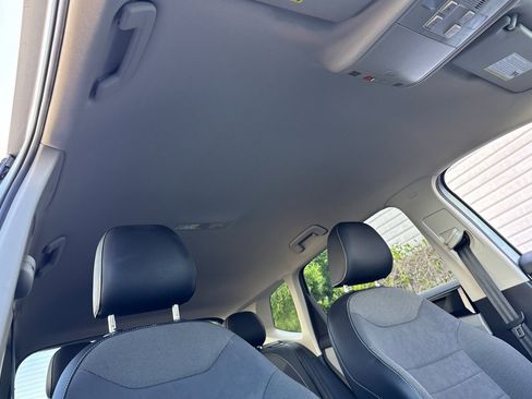 Used 2022 Volkswagen Taos SE image 17