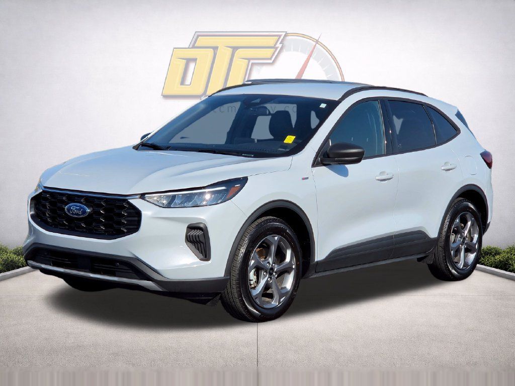 Used 2026 Ford Escape ST-Line FWD image 2