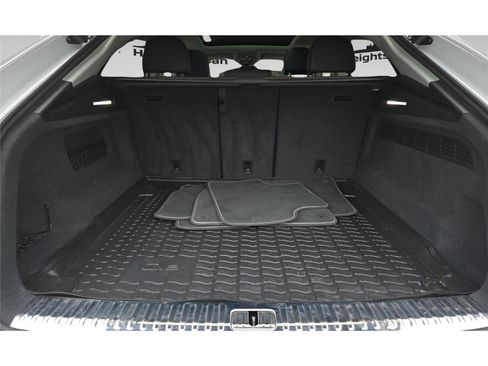 Used 2023 Audi Q8 Premium Plus image 17