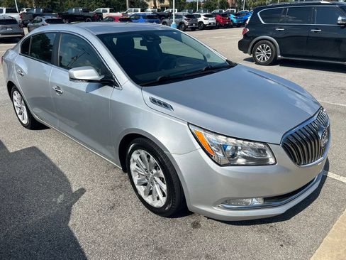 Used 2016 Buick LaCrosse Leather w/ Experience Buick Package FWD image 3