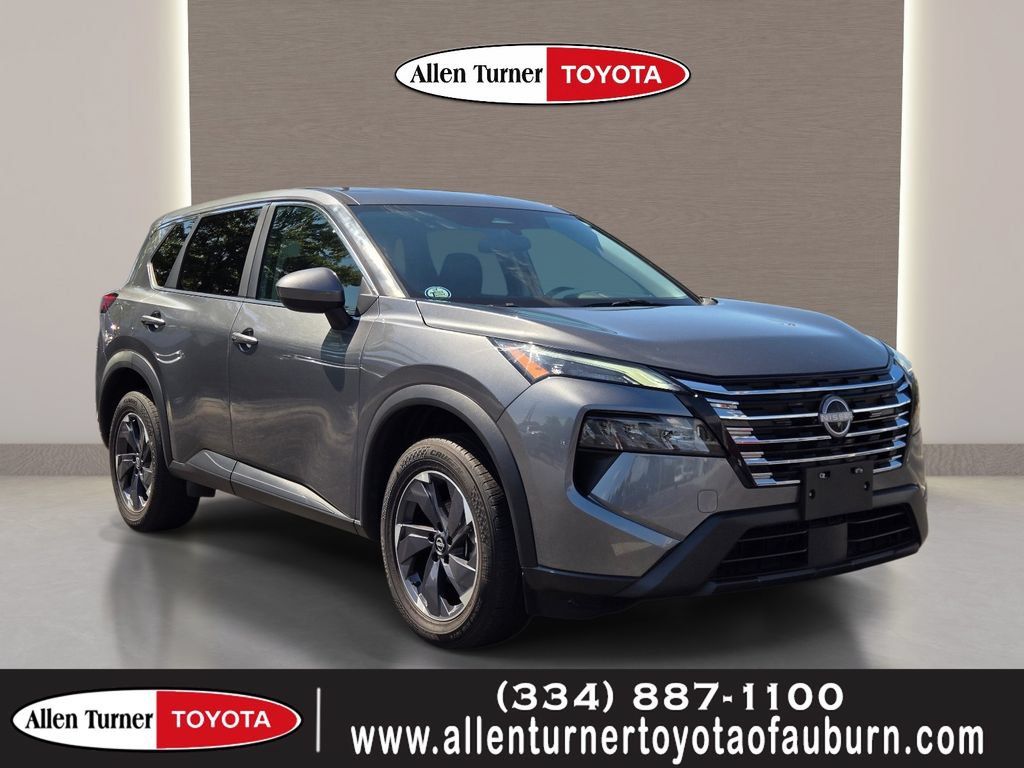 Used 2025 Nissan Rogue SV FWD image 1