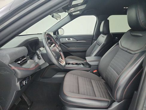 Used 2025 Ford Explorer ST-Line w/ ST-Line Street Pack AWD/4WD image 21