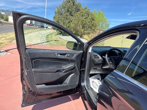 Used 2022 Ford Edge Titanium w/ Equipment Group 301A AWD/4WD image 12