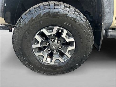 Used 2018 Toyota Tacoma TRD Off-Road w/ Technology Package RWD image 27