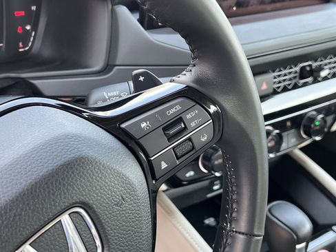 Used 2024 Honda Accord Touring image 29