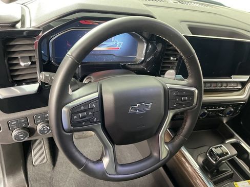 Certified 2025 Chevrolet Silverado 1500 RST AWD/4WD image 28