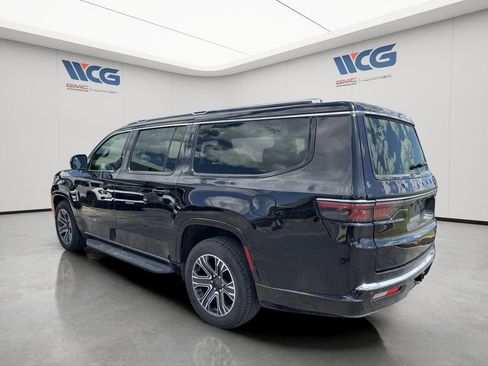 Used 2024 Jeep Wagoneer L Series II w/ Flexible Seating Group AWD/4WD image 6