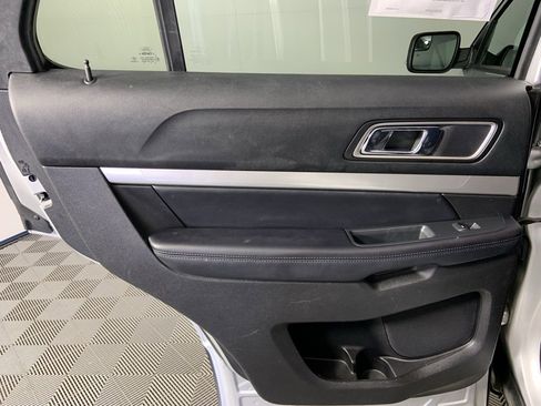 Used 2017 Ford Explorer XLT w/ Equipment Group 201A image 26