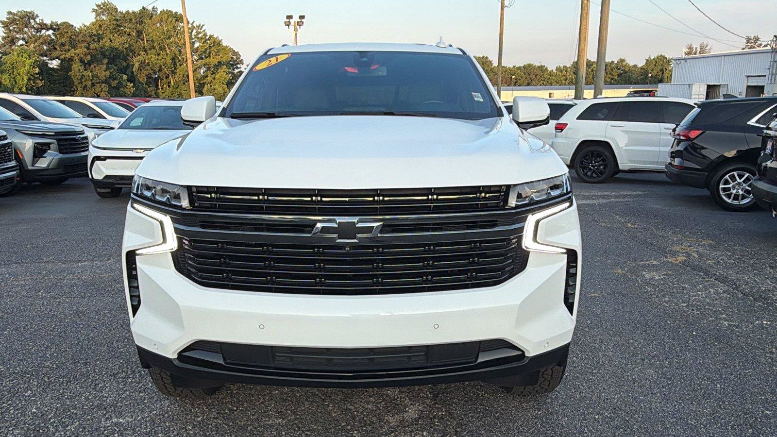 Used 2021 Chevrolet Tahoe RST w/ Luxury Package AWD/4WD image 2