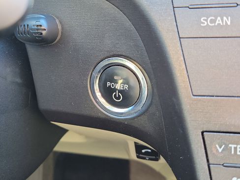 Used 2010 Toyota Prius Two FWD image 29