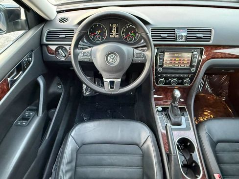Used 2013 Volkswagen Passat 2.5 SEL FWD image 36
