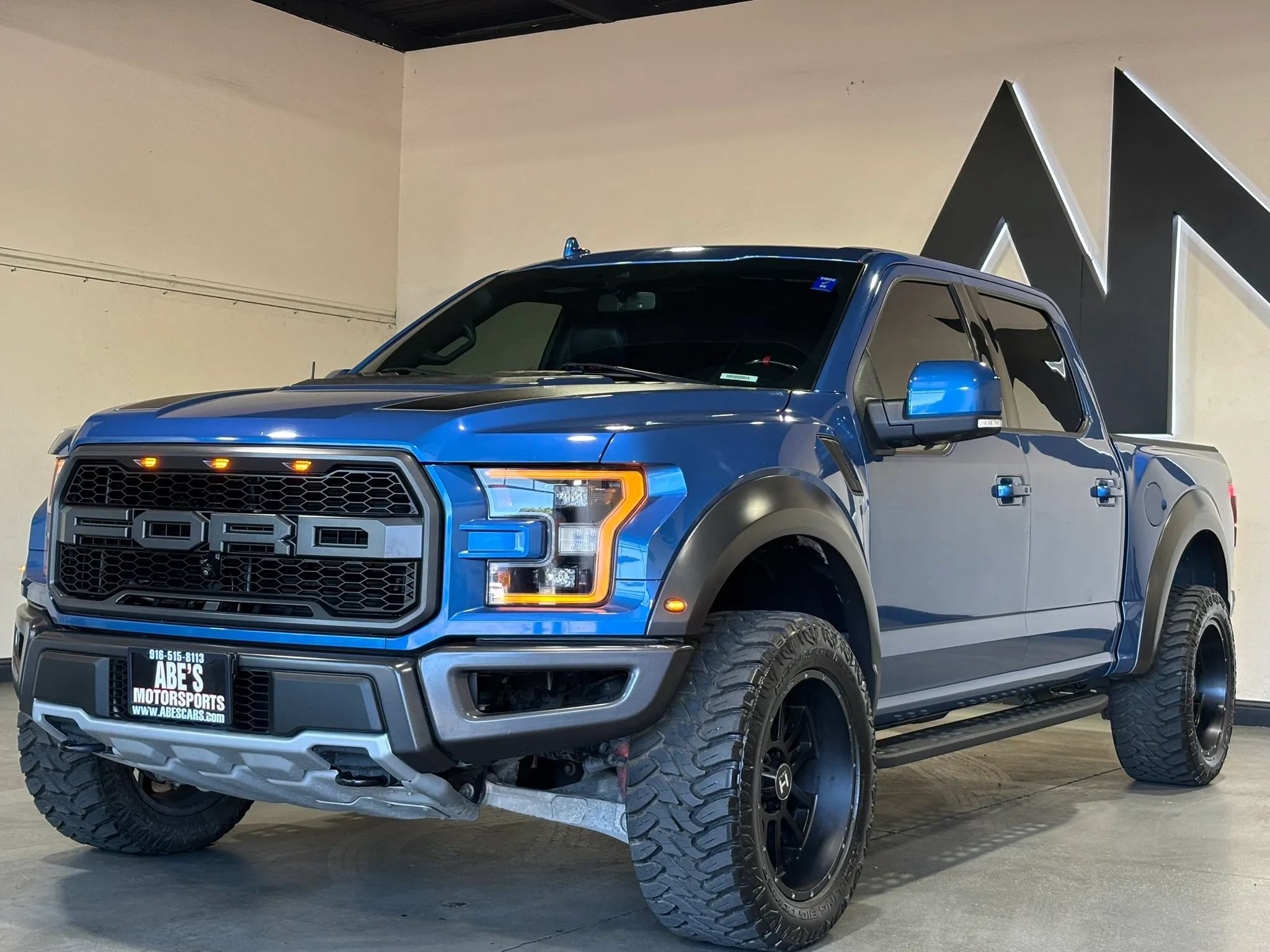 Used 2020 Ford F150 Raptor w/ Equipment Group 802A Luxury AWD/4WD image 1