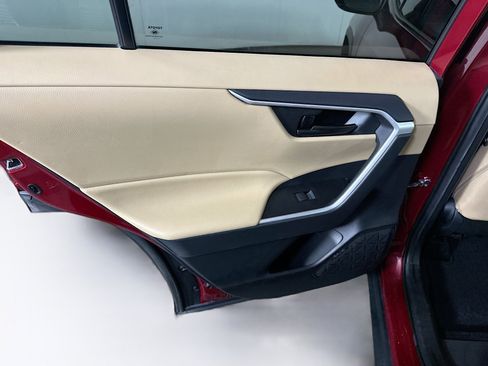 Used 2021 Toyota RAV4 LE image 25