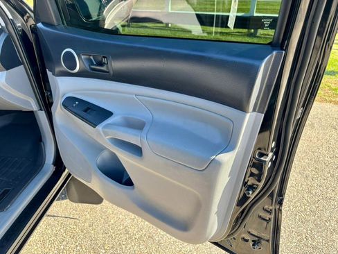 Used 2012 Toyota Tacoma 4x4 Double Cab image 10