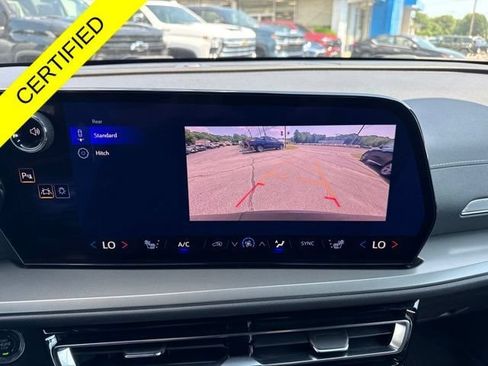 Used 2025 Chevrolet Traverse LT w/ LPO, Floor Liner Package FWD image 2