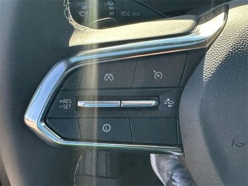 New 2026 Chevrolet Traverse LT image 12