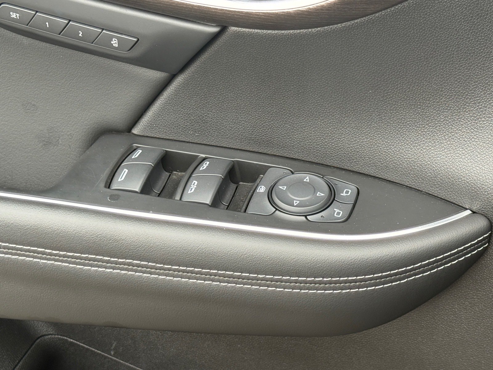 Used 2023 Buick Envision Avenir AWD/4WD image 24