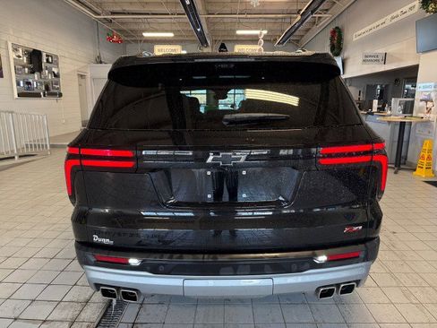 Used 2024 Chevrolet Traverse Z71 w/ Enhanced Driving Package image 4