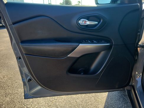 Used 2022 Jeep Cherokee Latitude Lux image 17