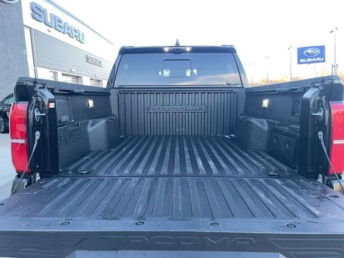Used 2024 Toyota Tacoma TRD Sport image 9