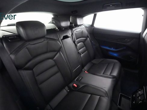 Used 2022 Porsche Taycan 4 Cross Turismo image 9