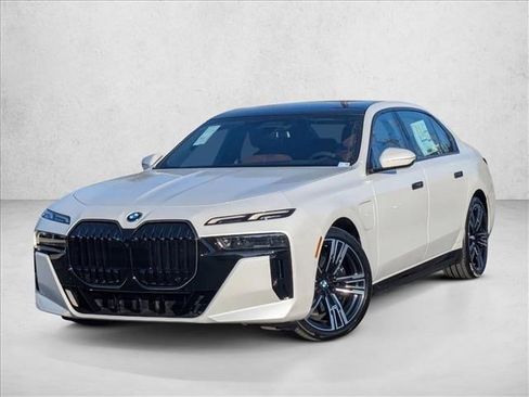 New 2026 BMW 750e xDrive image 1