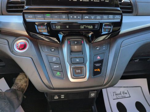 Used 2025 Honda Odyssey Sport-L image 18