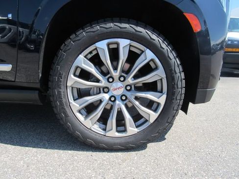 Certified 2021 GMC Yukon Denali w/ Denali Premium Package AWD/4WD image 5