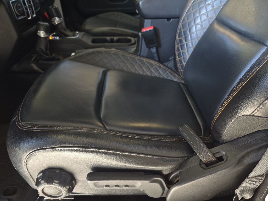 Used 2021 Jeep Wrangler Unlimited Sahara AWD/4WD image 30