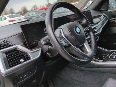 Used 2025 BMW X5 xDrive50e image 29