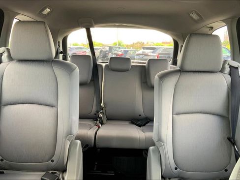 Used 2018 Honda Odyssey LX image 33