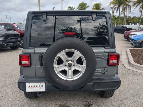 Used 2018 Jeep Wrangler Unlimited Sport S image 6