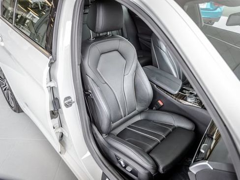 Used 2019 BMW 530i w/ Convenience Package RWD image 47