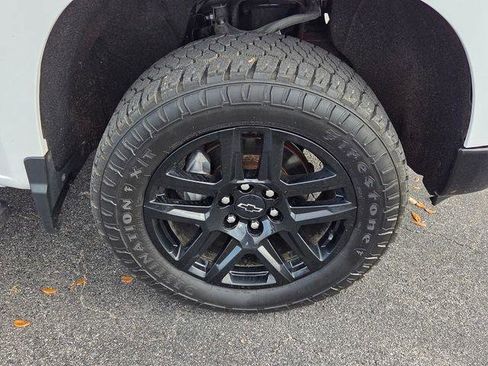 Used 2022 Chevrolet Silverado 1500 LT Trail Boss w/ Convenience Package II image 16