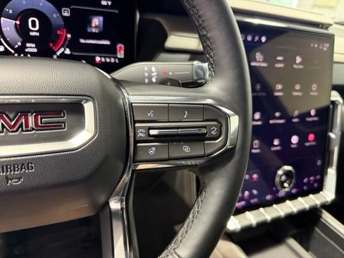 Used 2026 GMC Acadia Elevation w/ Elevation Premium Package FWD image 18