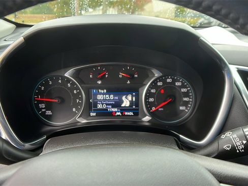 Used 2021 Chevrolet Equinox LT image 26