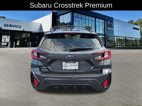 Used 2025 Subaru Crosstrek 2.0i Premium w/ Popular Package #4 image 5