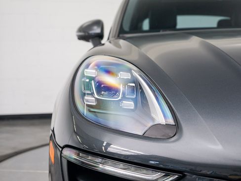 Used 2018 Porsche Macan S image 13