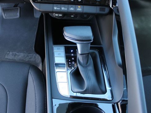 New 2026 Hyundai Elantra Hybrid FWD image 18