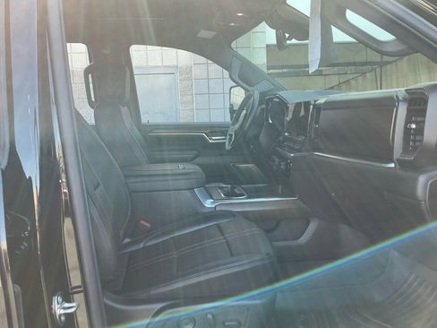 Used 2024 Chevrolet Silverado 2500 High Country w/ High Country Premium Package AWD/4WD image 19