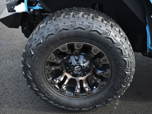 Used 2018 Jeep Wrangler Unlimited Sport S image 11