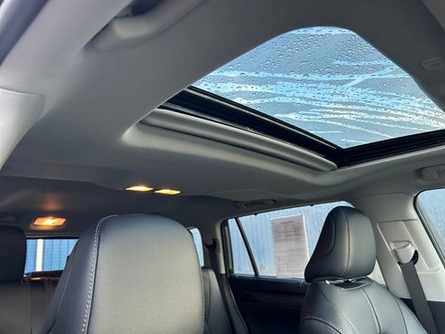 Used 2025 Toyota Highlander Limited image 27
