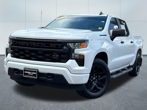 Used 2024 Chevrolet Silverado 1500 Custom w/ Turbomax Blackout Package AWD/4WD image 1
