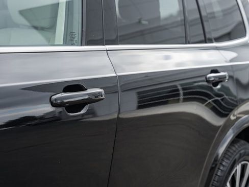 Used 2024 Volvo XC90 B6 Plus image 17