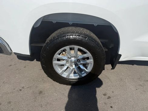 Used 2020 Chevrolet Silverado 1500 LT w/ Z71 Off-Road Package AWD/4WD image 18
